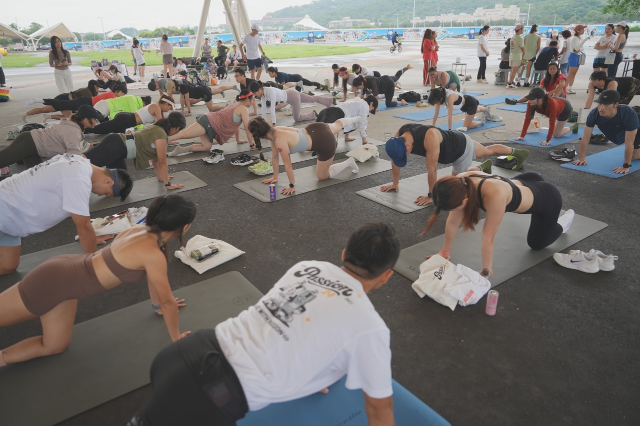 2026 global wellness day 瑜珈